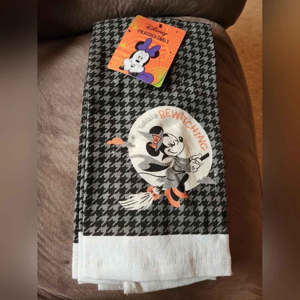 Minnie Mouse Halloween Kitchen Towels Set Of 2 NWT